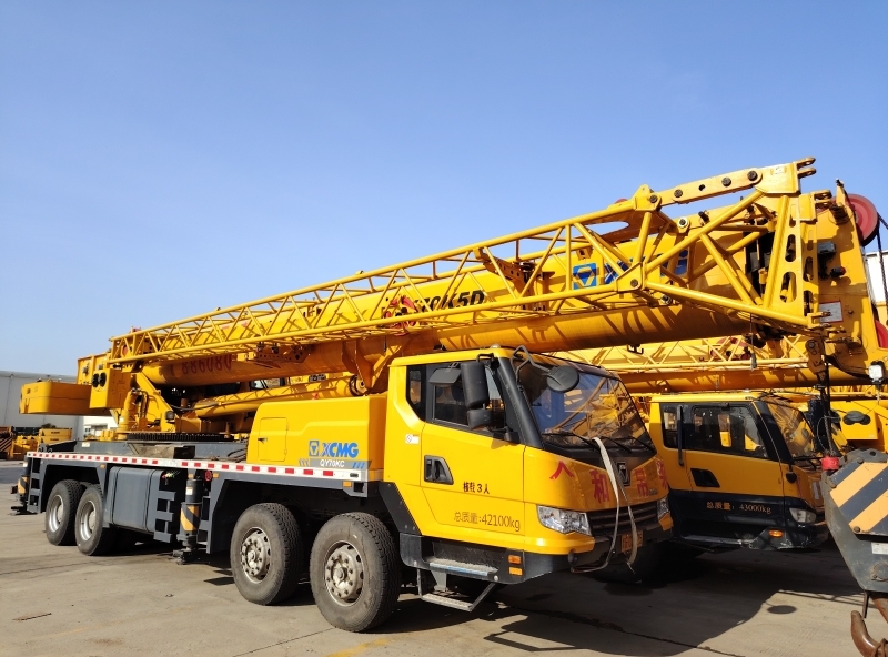 mechanic truck with crane for sale
